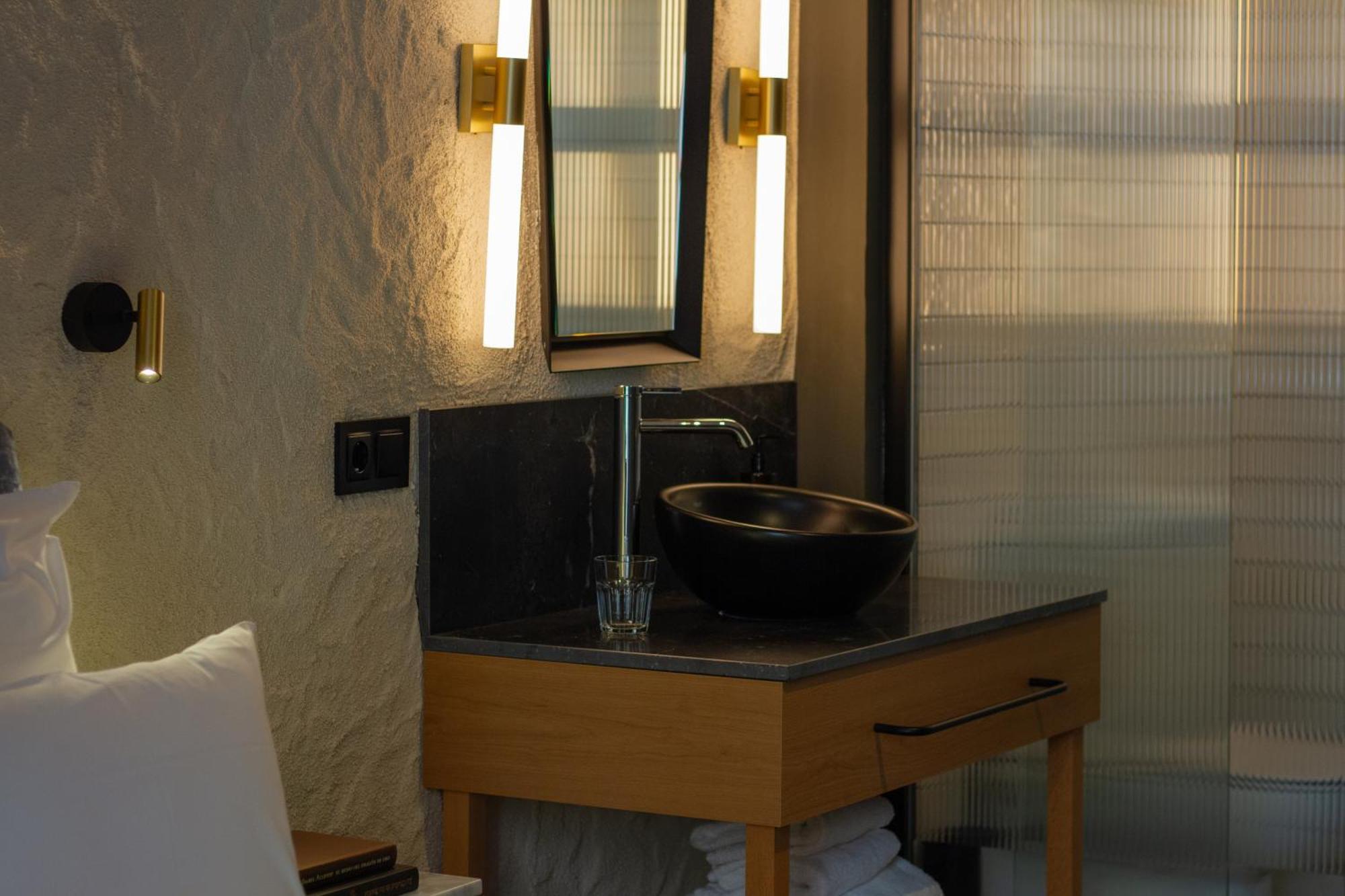 Superior Deluxe Room with Balcony,1650193404:JPEG