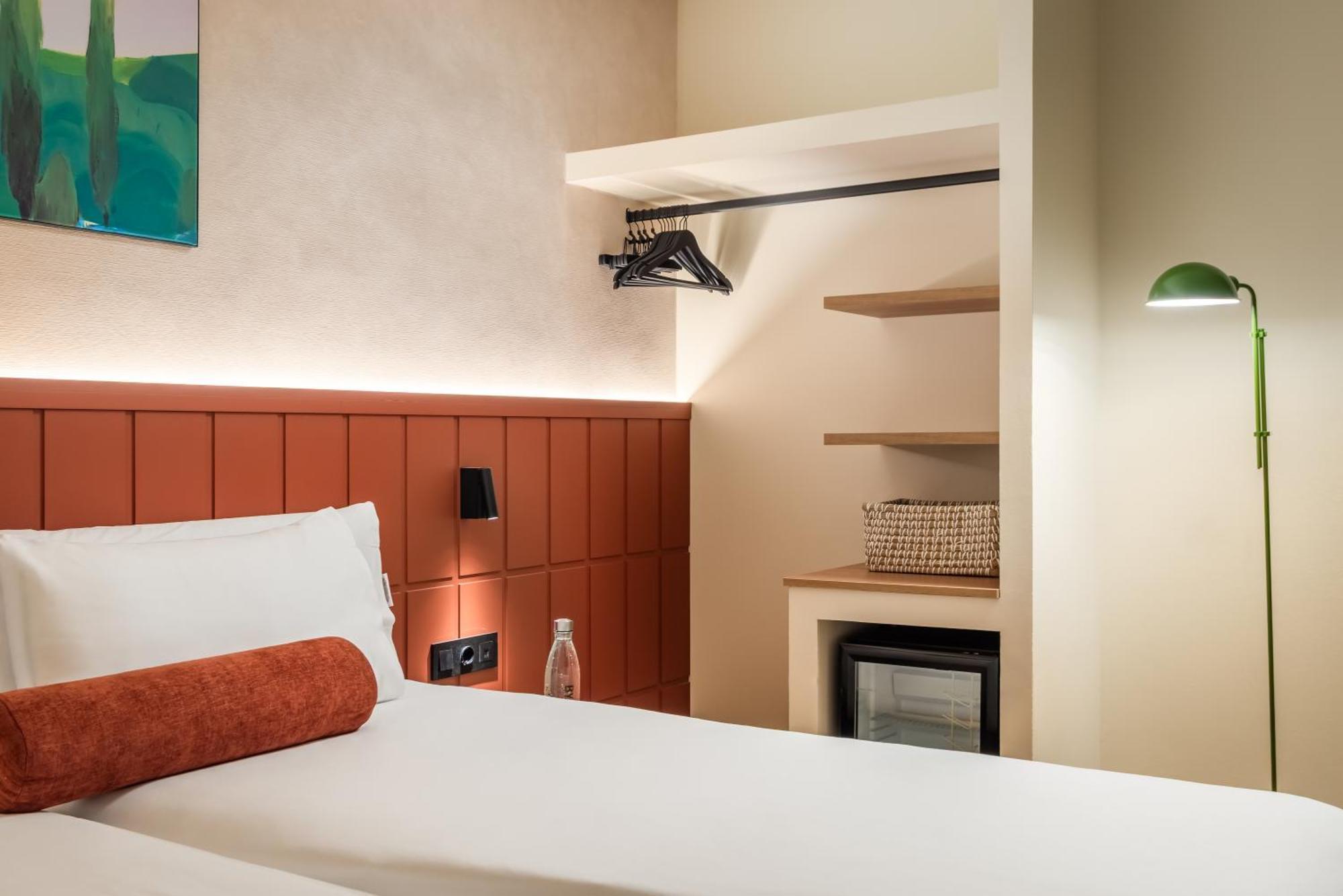 Twin Room,1672610360:JPEG