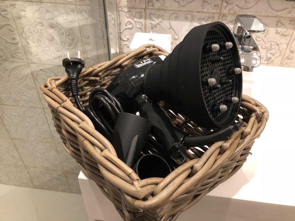 Single Room Inner View,724185286:JPEG